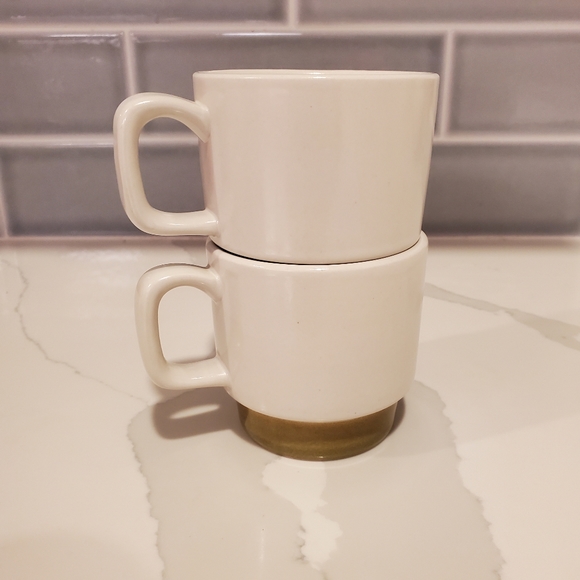 Stoneware stackable mugs, off white and green, made in Japan, 1 pair - Picture 3 of 6
